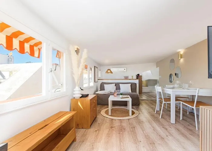 Joli Confort Dans La Vieille Apartment